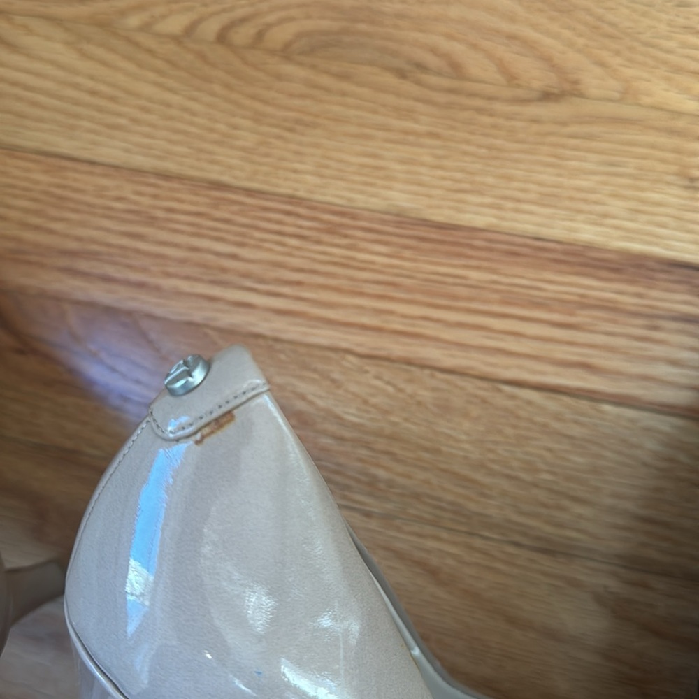 New- Women Tahari Tan Platform Pumps Size 7.5 - Picture 10 of 12